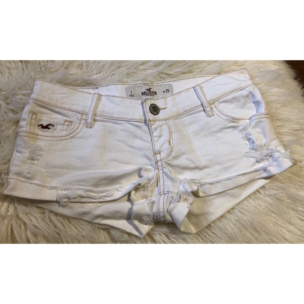 ⚡️SALE⚡️Hollister Distressed Mini Shorts
